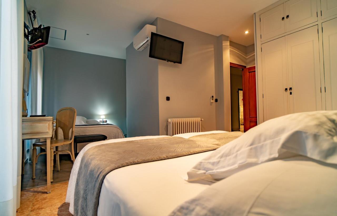 Hotel Alfonso IX (Adults Only) Caces Kültér fotó