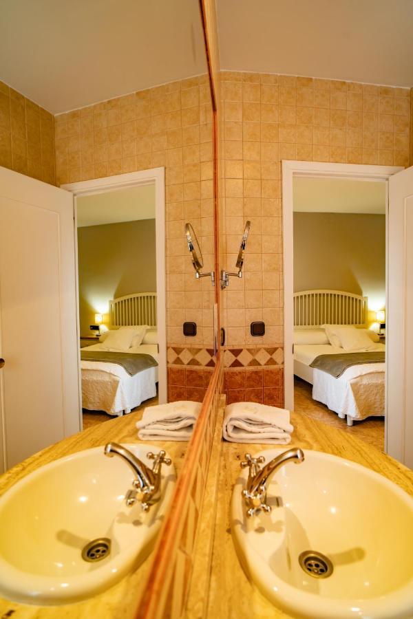 Hotel Alfonso IX (Adults Only) Caces Kültér fotó